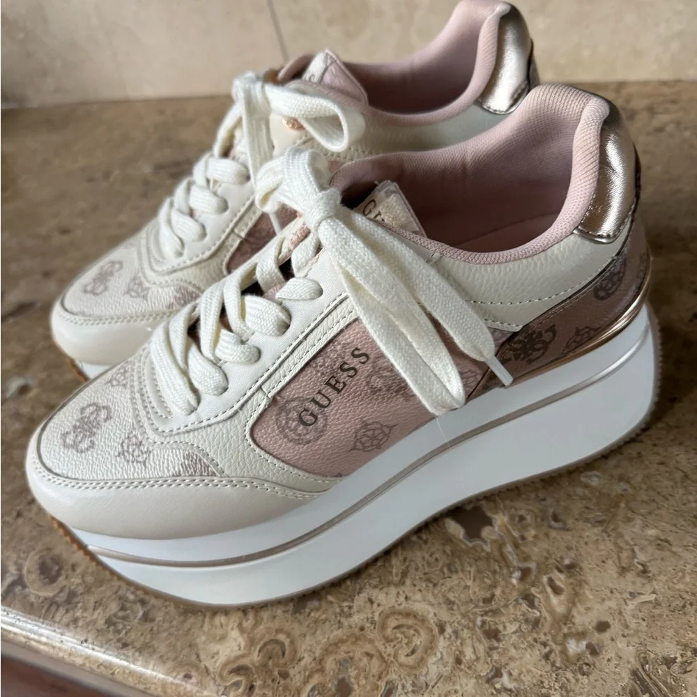 Guess Platform Bubble Sneakers - Picture 1 of 4